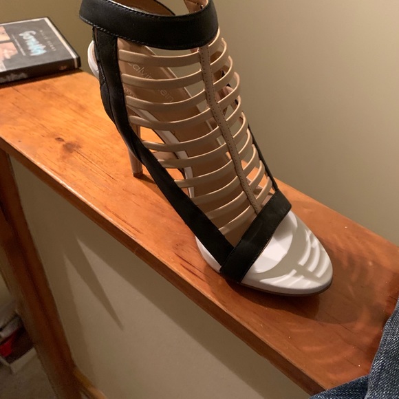 Heels - Picture 2 of 2